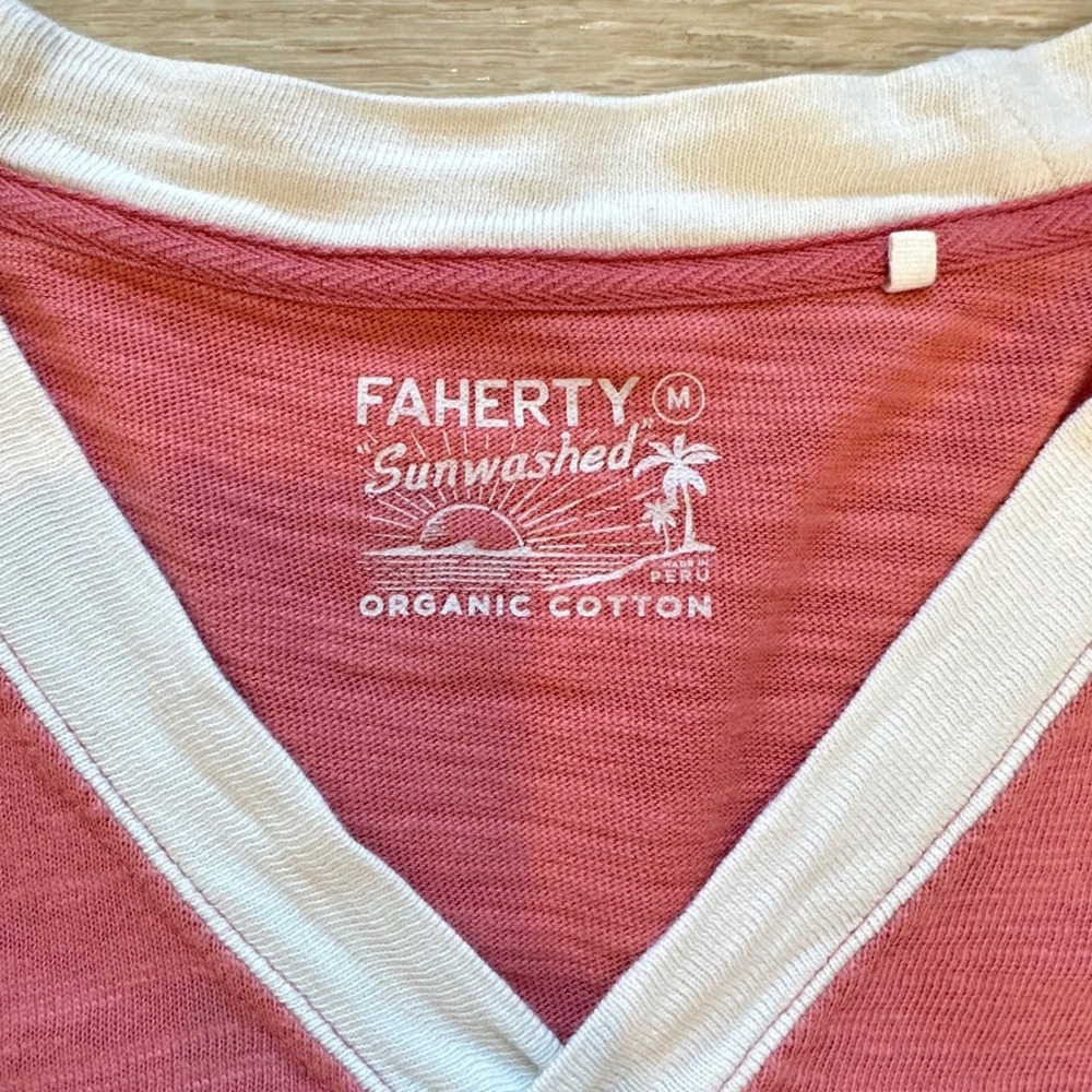 Faherty Sunwashed Organic Cotton V-Neck Top Womens Casual Size Medium Pink - Picture 5 of 11
